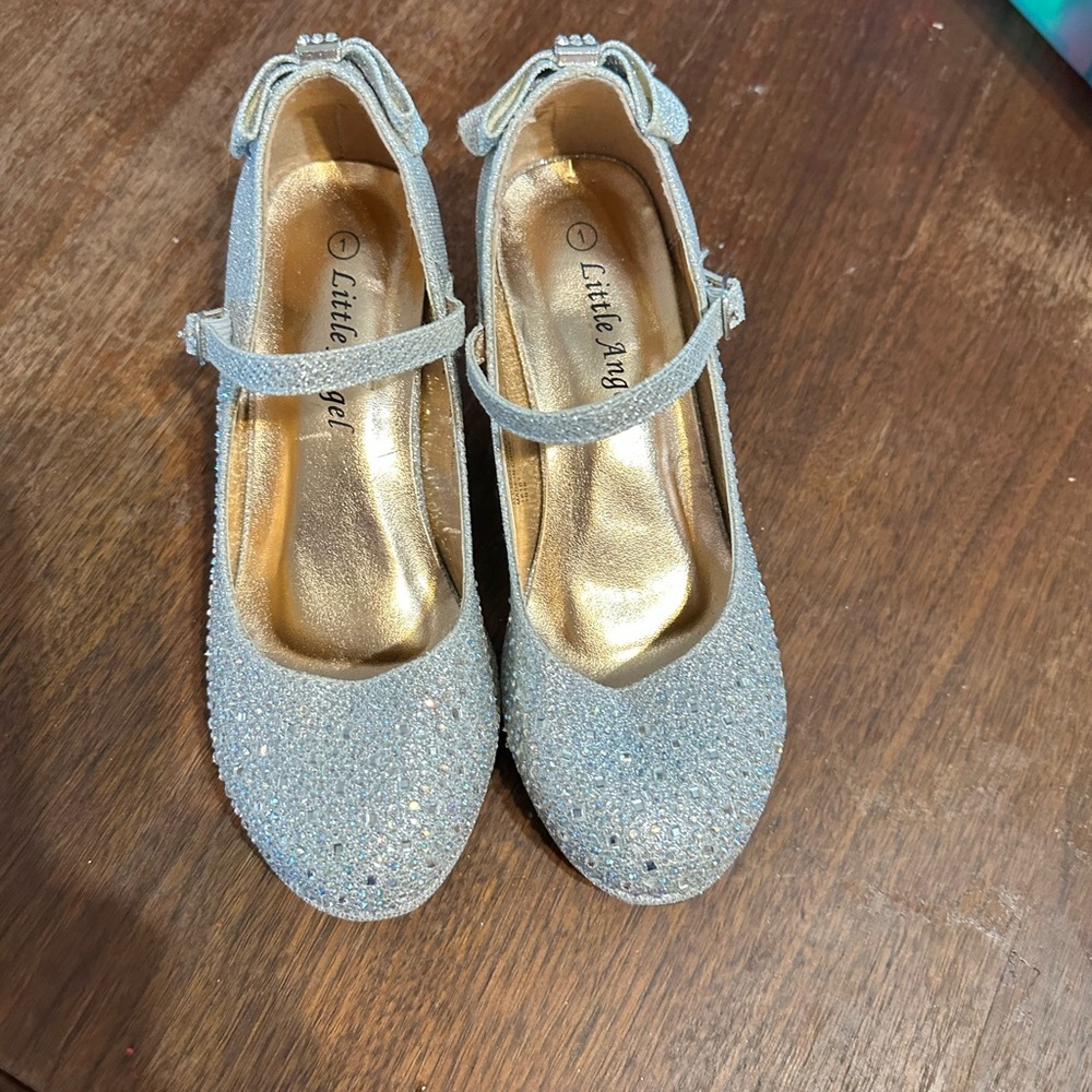 Little girl silver & rhinestone dress shoes size 1 with a small 1 1/2 inch heel